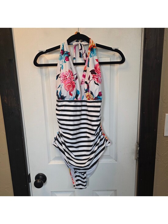 Cupshe Other - Cupshe Women's Floral Striped Halter One-Piece Swimsuit-XXL NWT
